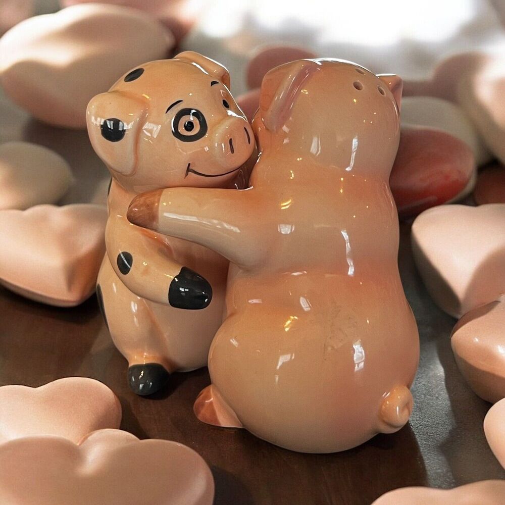 Vintage Ceramic Pig Salt Pepper Shakers Magnetic Pair Farm Kitchen Decor